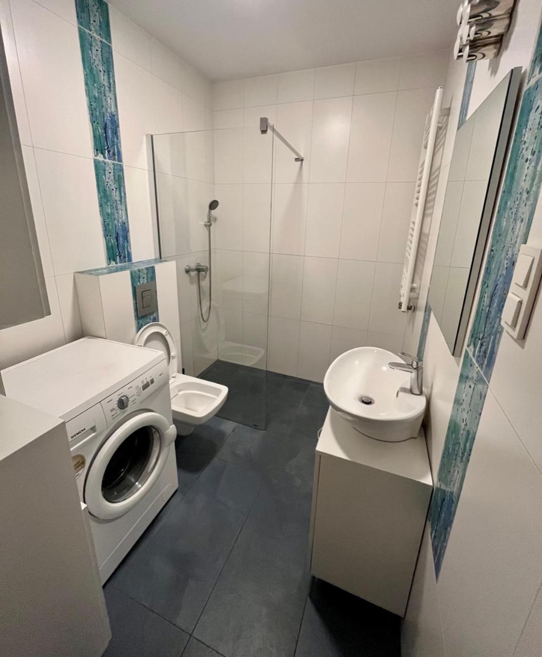 Oldtown Retro Apartment By Marina With Balcony For 6 People Gdańsk Eksteriør billede